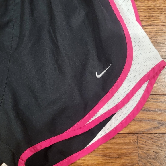 Nike Women Dri-Fit Short w/built in brief quick dri Size S - Picture 3 of 10